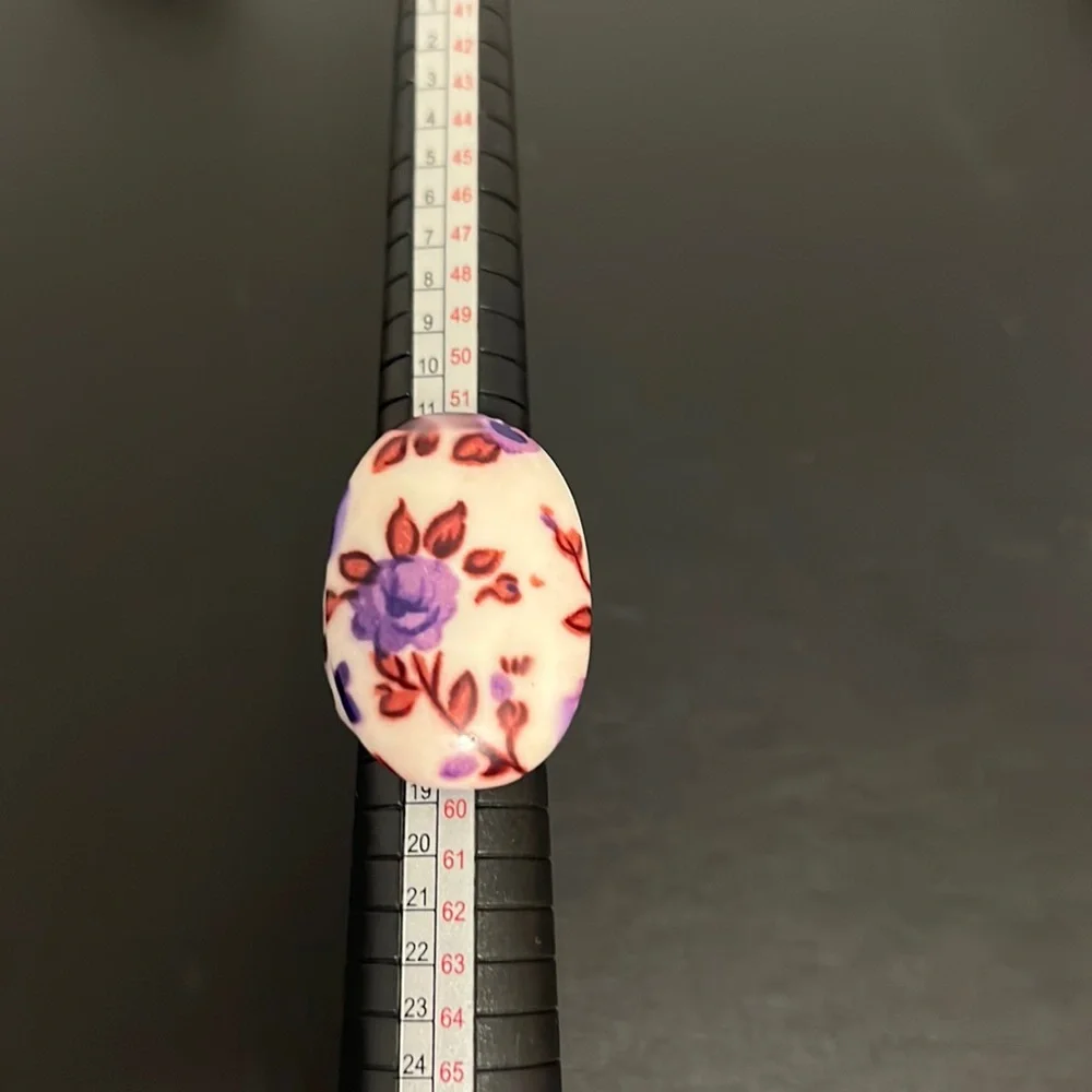 Vintage Plastic Lucite Ring, Floral, White, Purple, Boho, Retro, Size 7.75 - Picture 3 of 7